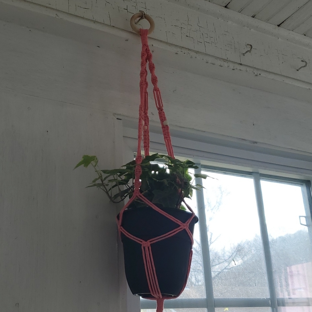 Macrome plant hanger, small, pink